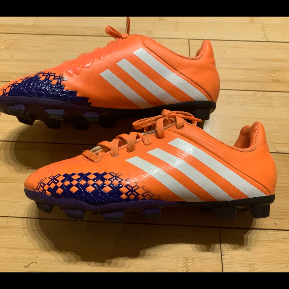 Mint condition adidas soccer cleats